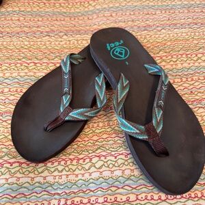 Reef Women's Brown and Teal Flip Flop Sandals Size 6